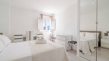 1 chambre, fer et planche à repasser, accès Internet