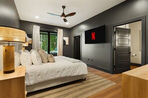 5 عدّة غرف نوم ومكواة/لوح كي وخدمة الإنترنت وملاءات أسرّة