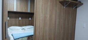 Geluiddichte muren, een strijkplank/strijkijzer, gratis wifi