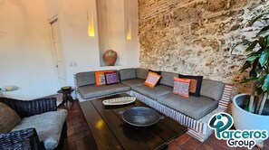 Living area - PARCEROS GROUP-HOLIDAY HOUSE 7 ROOMS, 2 FLOORS, C. HISTORICO-CARTAGENA (Cartagena de Indias)