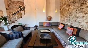 Living area - PARCEROS GROUP-HOLIDAY HOUSE 7 ROOMS, 2 FLOORS, C. HISTORICO-CARTAGENA (Cartagena de Indias)