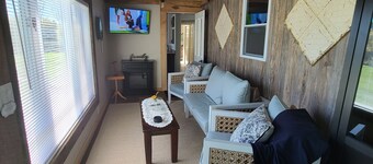 Cozy and newly renovated 4-bedroom farmhouse in Howell at The Carr Farm!