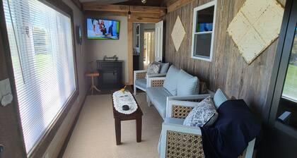 Cozy and newly renovated 4-bedroom farmhouse in Howell at The Carr Farm!