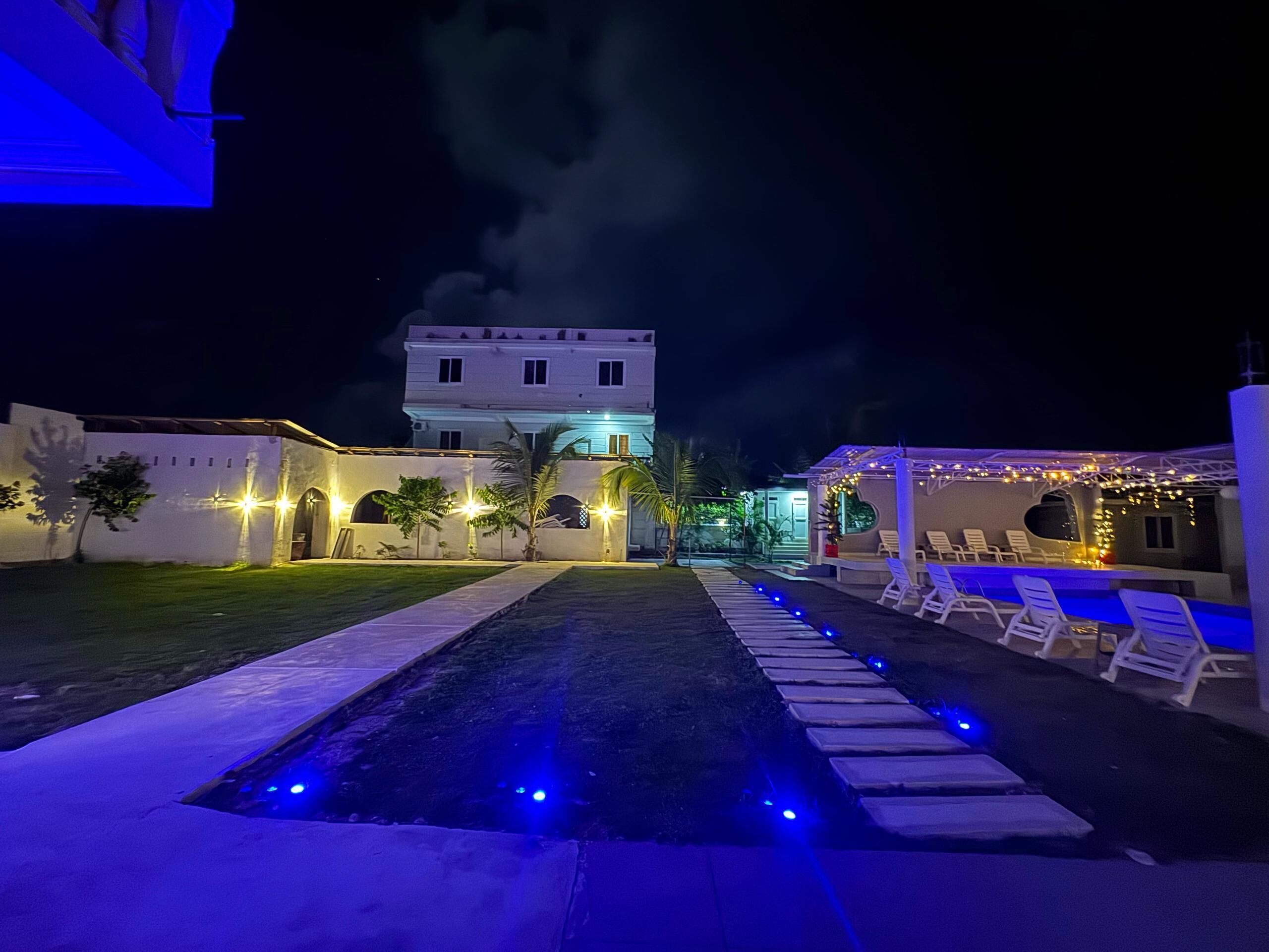 华丽双人房, 泳池景观 | 花园景观