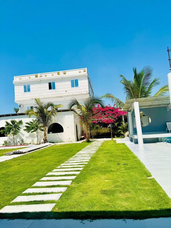 Front of property - Sunset Village Apartments Bagamoyo (Bagamoyo)