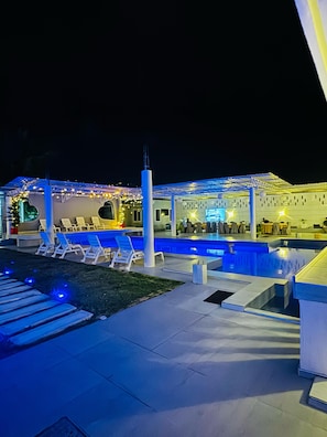 Outdoor pool - Sunset Village Apartments Bagamoyo (Bagamoyo)