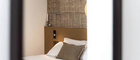 1 bedroom, desk, iron/ironing board, WiFi (free)