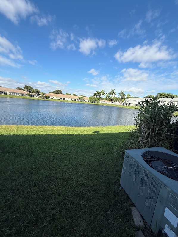 Property grounds - Modern Lakeview Home near Hard Rock, Beach & Airport + Port FLL (Fort Lauderdale)