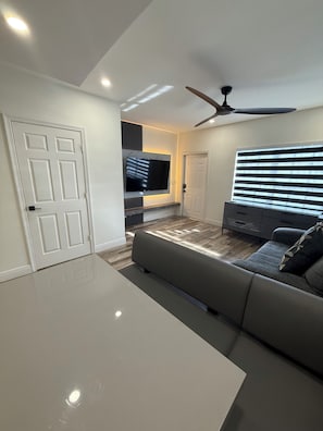 TV, fireplace - Modern Lakeview Home near Hard Rock, Beach & Airport + Port FLL (Fort Lauderdale)
