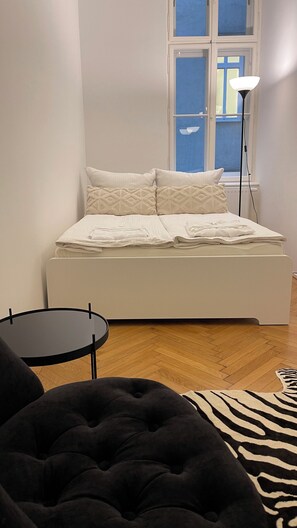 2 bedrooms, iron/ironing board, WiFi, bed sheets