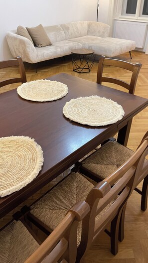 Dining - Marvelous 2-Bedroom Apartment in the Heart of Vienna (Vienna)