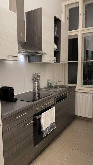 Microones, forn, placa de cuina i rentaplats