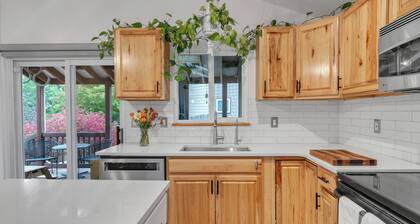 Peaceful Longmont Retreat Near Parks, Hospitals & Lake Macintosh