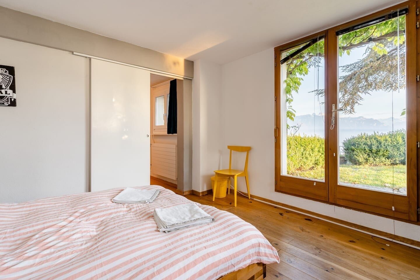 2 chambres, fer et planche à repasser, Wi-Fi, draps fournis