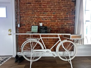 Interior - Iuka Downtown Historic King Loft B (Iuka)