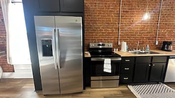 Mikrowelle, Ofen, Herdplatte, Geschirrspüler