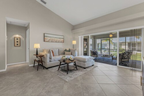 Beautifully furnished 3-bed villa in beautiful Punta Gorda Isles - 2 car garage