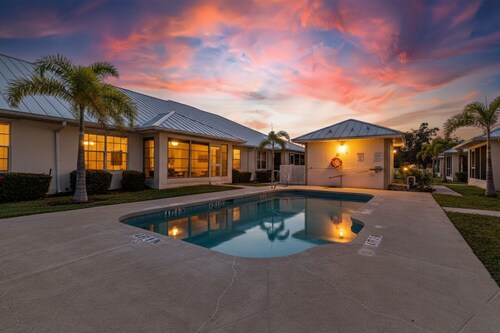 Beautifully furnished 3-bed villa in beautiful Punta Gorda Isles - 2 car garage