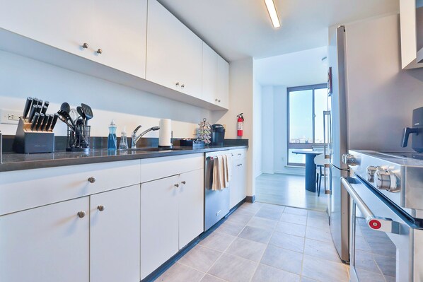 Fridge, microwave, oven, stovetop