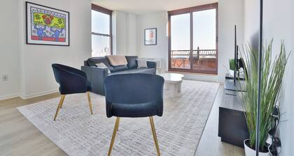 Hudson River Waterfront 2-bedroom apartment w/ sweeping NYC views in Hoboken NJ