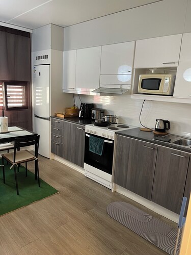 Cosy studio with great vibes, with few minutes to the train station, Restaurants