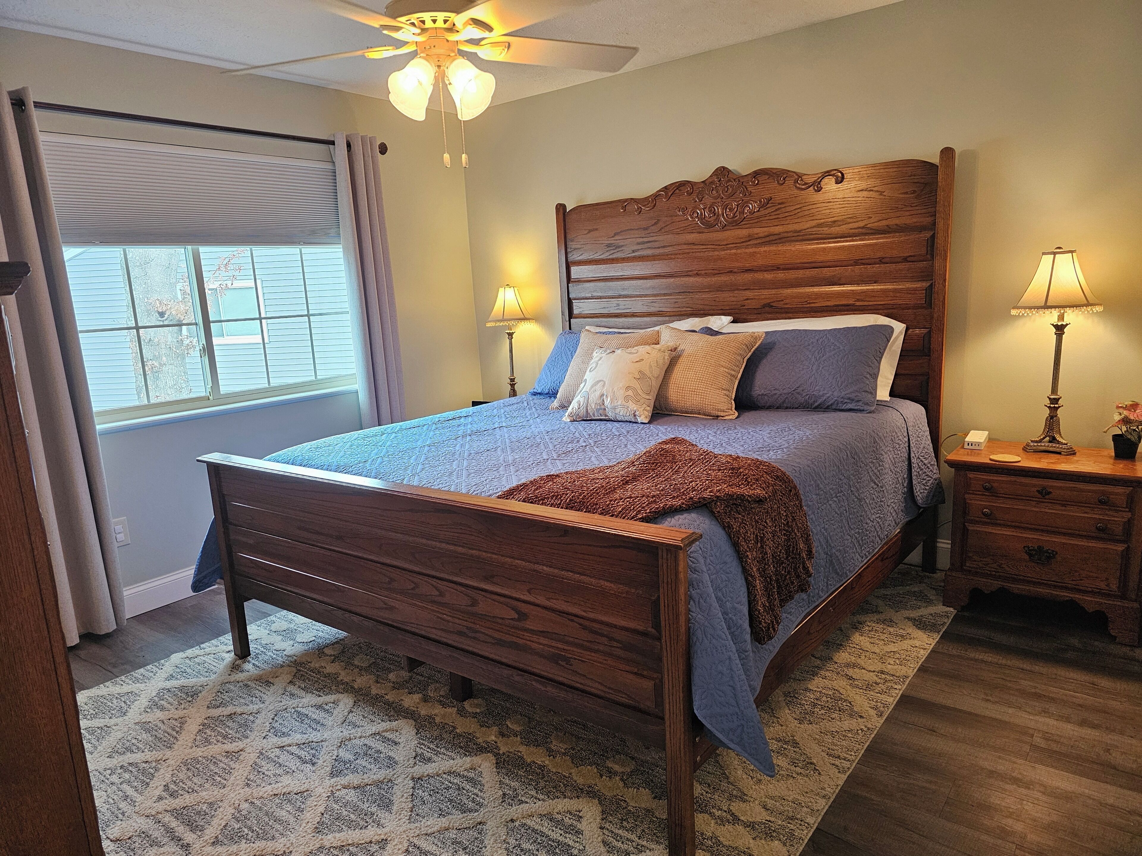 Upper level -king bed, lamps, clock, ceiling fan, power supplies w/USB and USB C