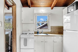Fridge, microwave, coffee/tea maker, toaster