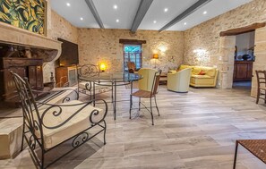Smart TV, fireplace - 6 bedroom luxurious home in Montcaret (Montcaret)