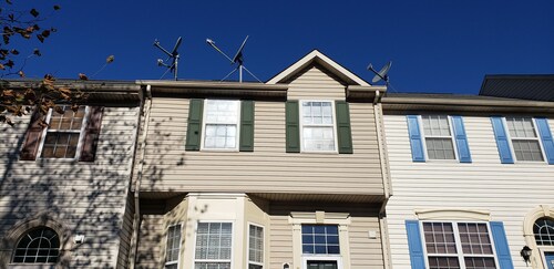 Beautiful modern and updated Townhome in Owings Mills - 4 bedrooms 3.5 baths