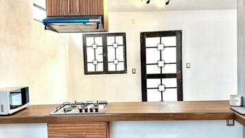 Microones, forn i placa de cuina