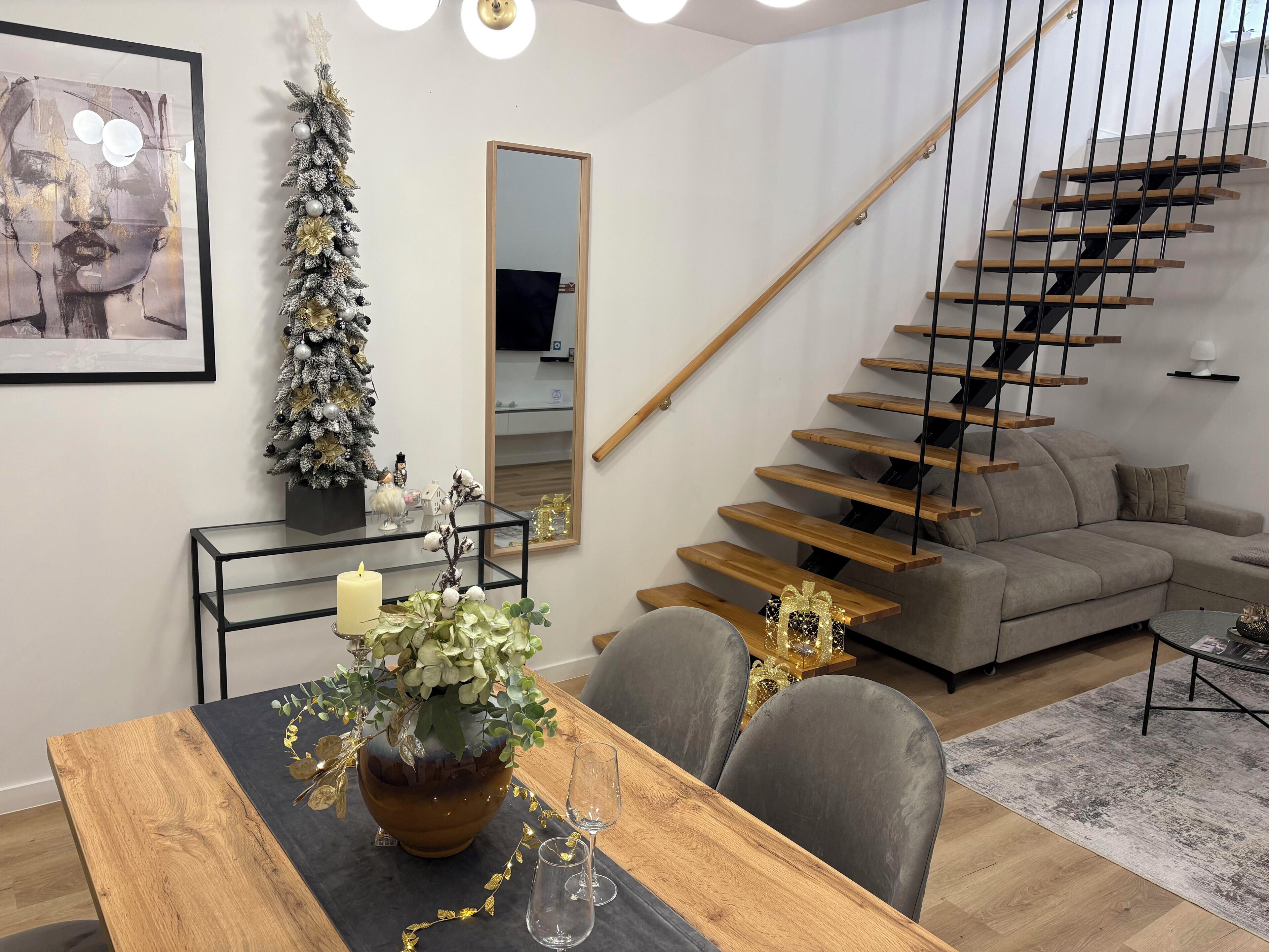 Appartement supérieur, vue sur la ville | Aire de séjour | Livres, planchers chauffants