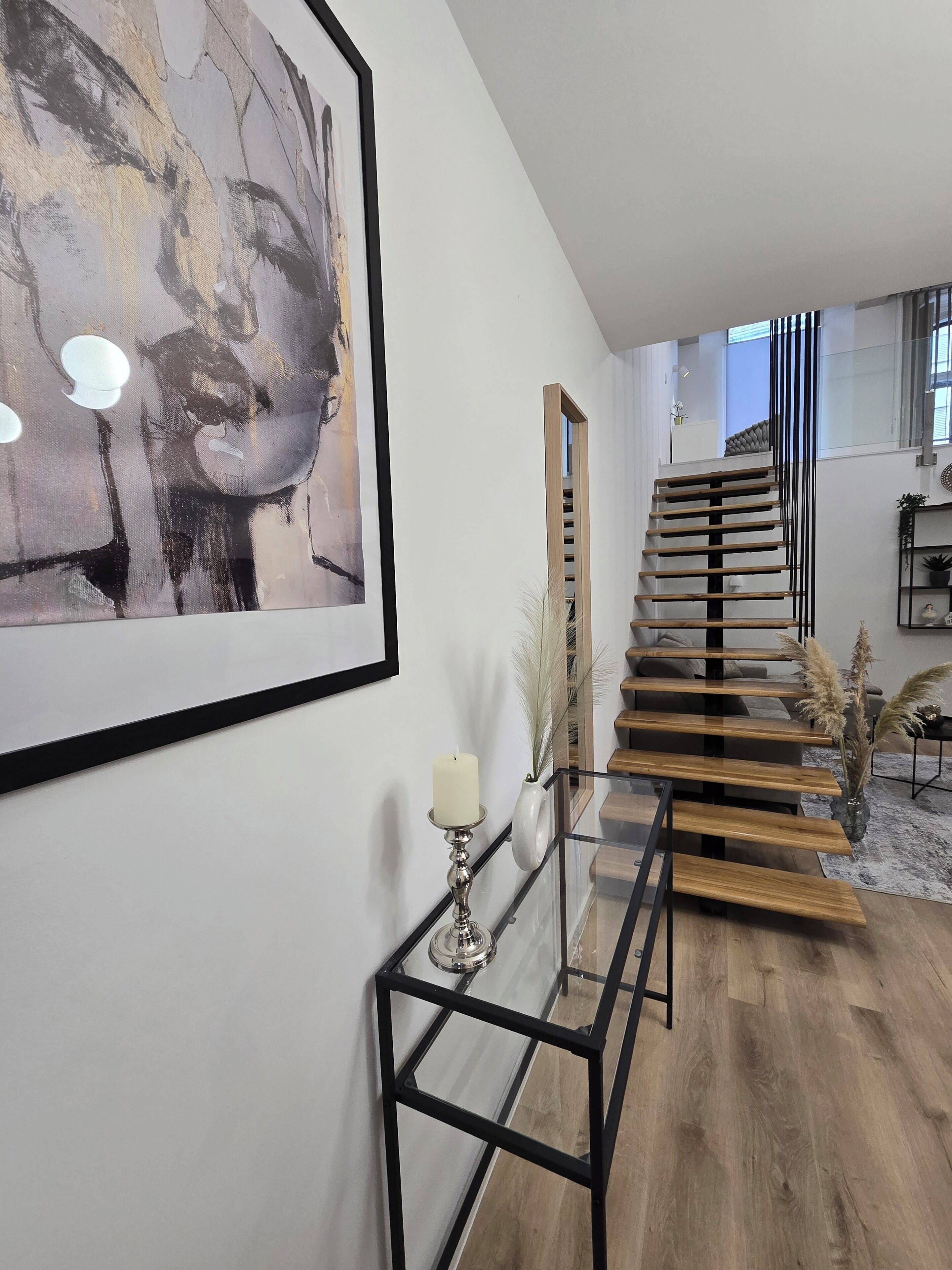 Superior Apartment, City View | Living area | Books