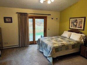 3 bedrooms, iron/ironing board, travel cot, free WiFi