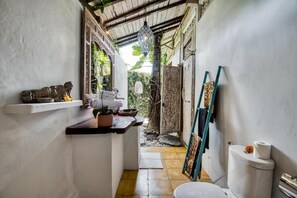 Bungalow superior, vista a la montaña | Baño