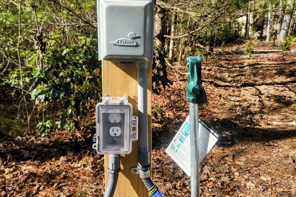 المنطقة المحيطة بالمنشأة