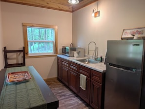 Fridge, microwave, oven, coffee/tea maker