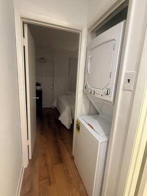 Interior - Modern Capitol Hill 1BR - Walk to H Street, Metro & Union Station (Washington)