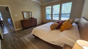 4 bedrooms, WiFi, bed sheets