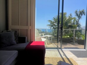 Deluxe Apartment, Balcony, Ocean View | Living area - Villa Aqua (Waiheke Island)