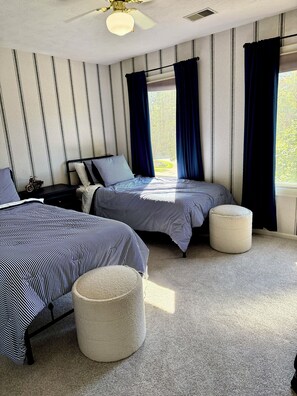 4 Schlafzimmer, Schreibtisch, Reisekinderbett, kostenloses WLAN