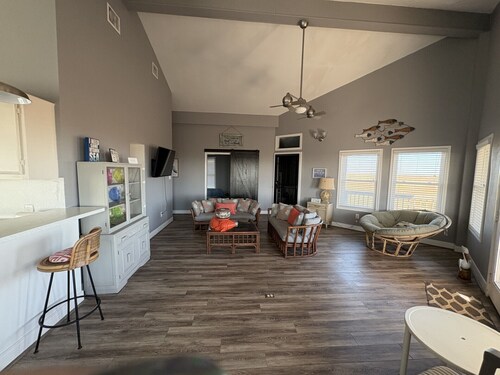 Matagorda Beach Front Home - With Front- Row Beach View