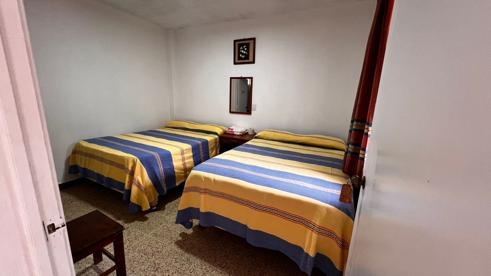 2 quartos, acesso à internet, roupa de cama