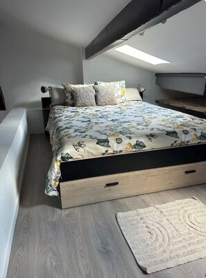 1 quarto, ferros/tábuas de passar roupa, Wi-Fi, roupa de cama