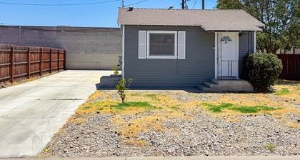 Cozy 1 bedroom 1 bathroom house near hospital