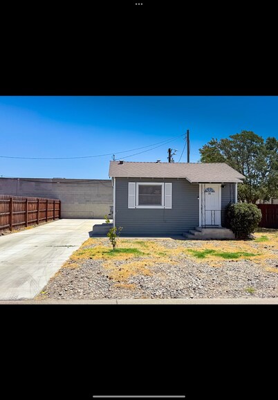 Cozy 1 bedroom 1 bathroom house near hospital