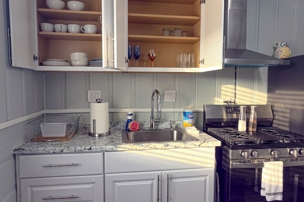 Mikrobølgeovn, ovn og kokeplater