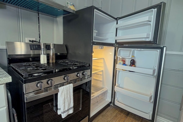 Mikrobølgeovn, ovn og kokeplater