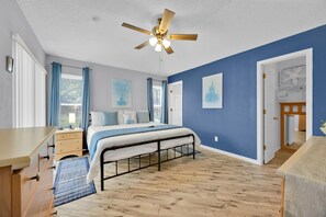 4 bedrooms, iron/ironing board, travel crib, free WiFi