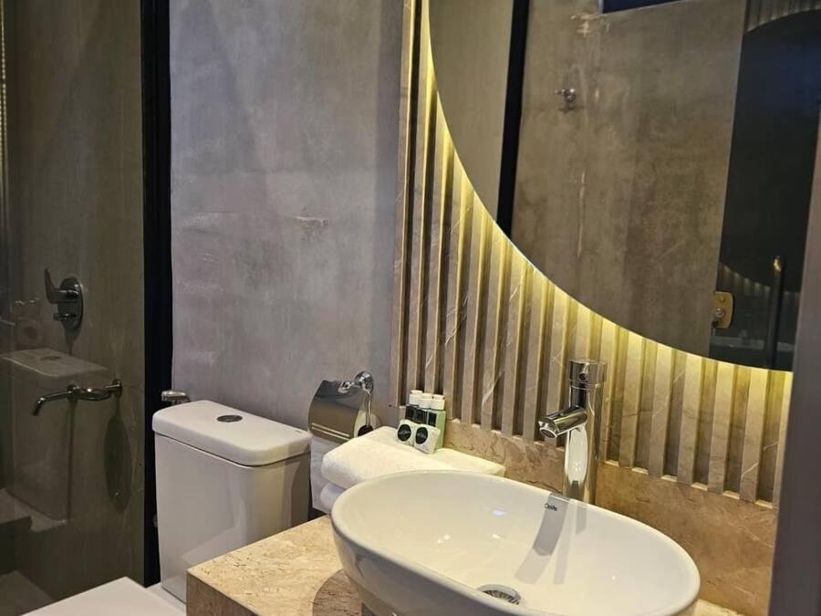 Suite | Soundproofing, free WiFi
