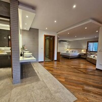 Deluxe Studio Suite | Soundproofing, free WiFi